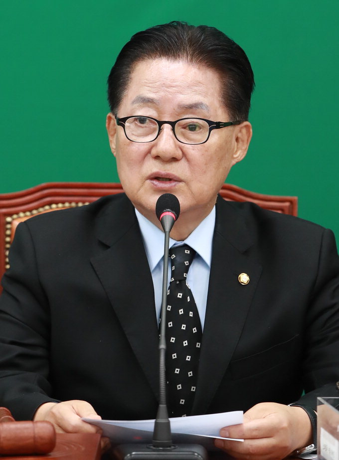 박지원 “朴대통령, 최태민·최순실 사교에 씌었다”
