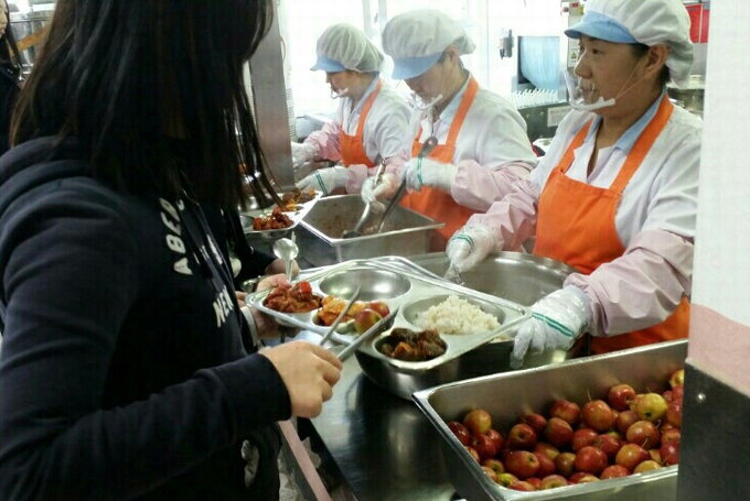 잘나가는 영천 미니사과…비타민C 등 많아 급식용 각광