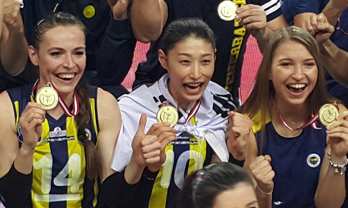 태극 ‘배구여제’ 김연경, 페네르바체 우승 이끌다