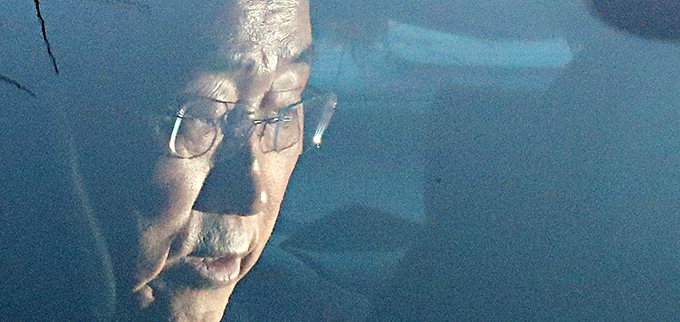 흩어진 潘 지지층, 누가 품나