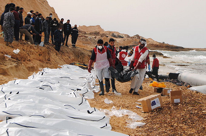 리비아 해안 난민 74명 익사체로