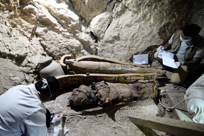 이집트 고대무덤서 3500년된 미라·조각상 발견