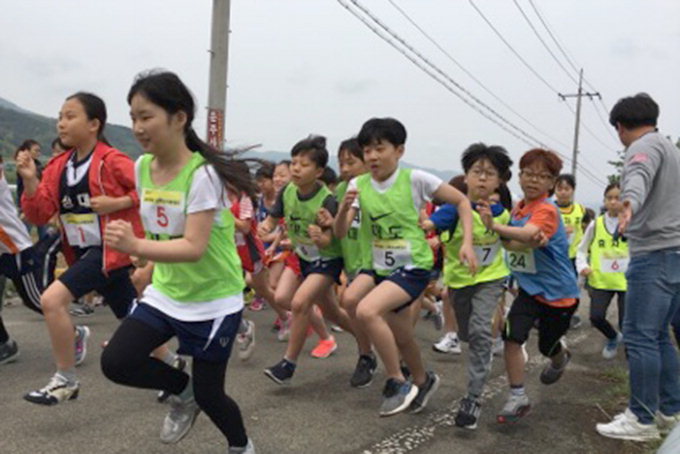 포항 교육장배 초·중학교 단축마라톤 대회 열려