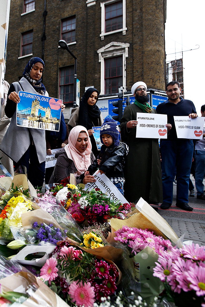 무슬림, 런던테러 희생자 추모
