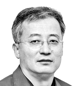 [조정래 칼럼] 누가 박정희 기념우표를 취소시켰나