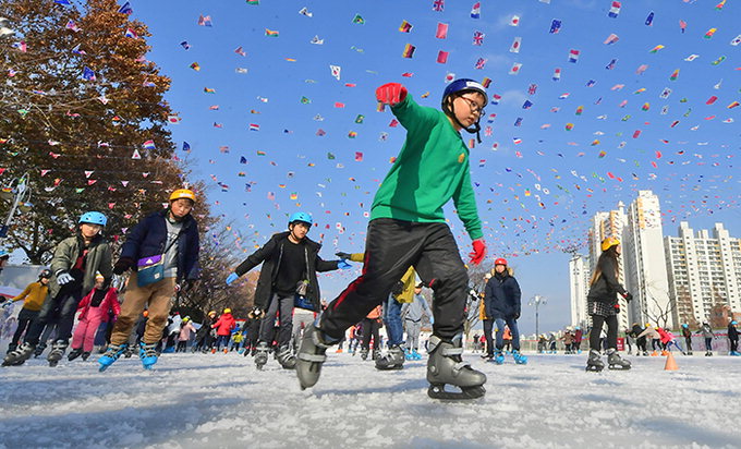 겨울아 놀자…신천스케이트장 오픈