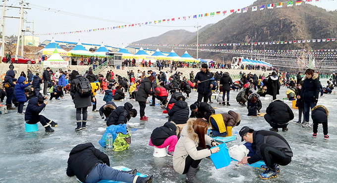 안동암산얼음축제, 사흘간 10만명 북적…포털검색어에 올라