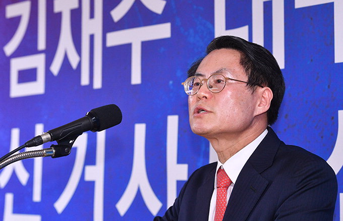 김재수·이진훈 선거사무소 개소…시작부터 권영진에 집중 포화