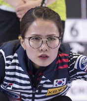 일본 또 꺾은 ‘팀 킴’ 세계선수권 PO 진출
