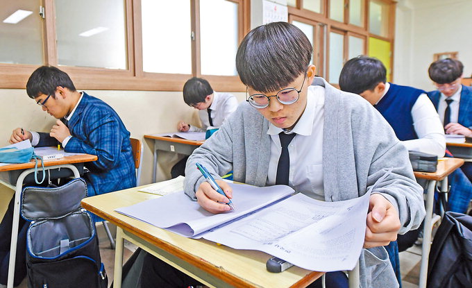 수능에 논·서술형 도입하고 고교 내신성취평가제 확대