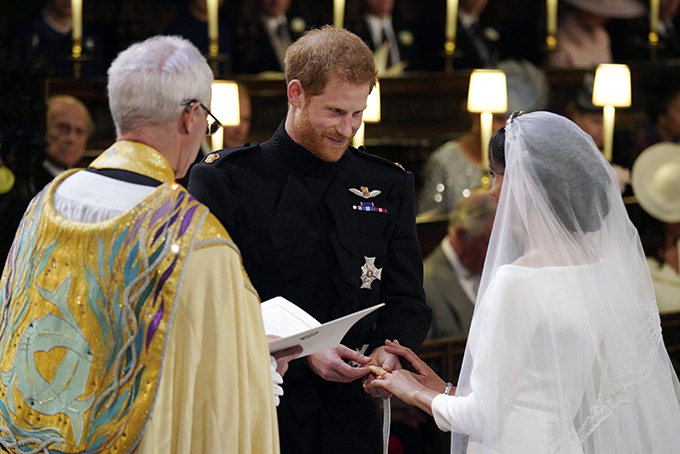 해리왕자·배우 마클‘백년가약’…英왕실 관례 깬 ‘파격적 결혼식’
