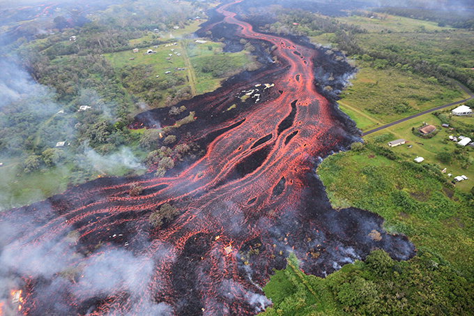 2주 넘게 분출 하와이 화산 용암…첫 중상자 발생