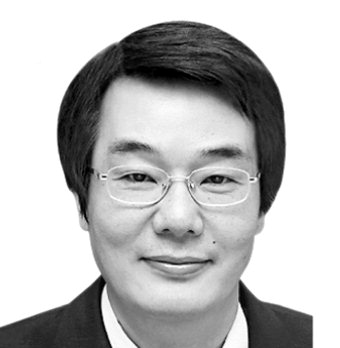 [송국건정치칼럼] 한국당, ‘패전처리투수’를 찾아라