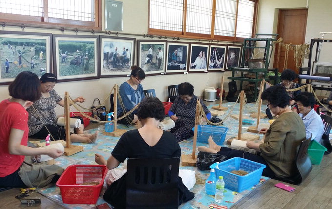 “1400년 역사 ‘안동포 기술’ 발판 삼아 대마산업 블루오션 개척”