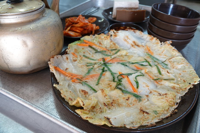 용궁 순대·연탄 석쇠 오징어 불고기·청포묵·토끼간빵 ‘용왕님도 반한 맛’