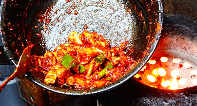 용궁 순대·연탄 석쇠 오징어 불고기·청포묵·토끼간빵 ‘용왕님도 반한 맛’