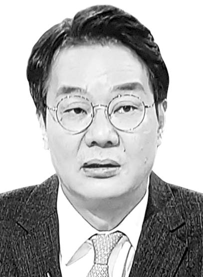 [송국건정치칼럼] ‘적폐청산 시즌2’에도 속수무책 야당