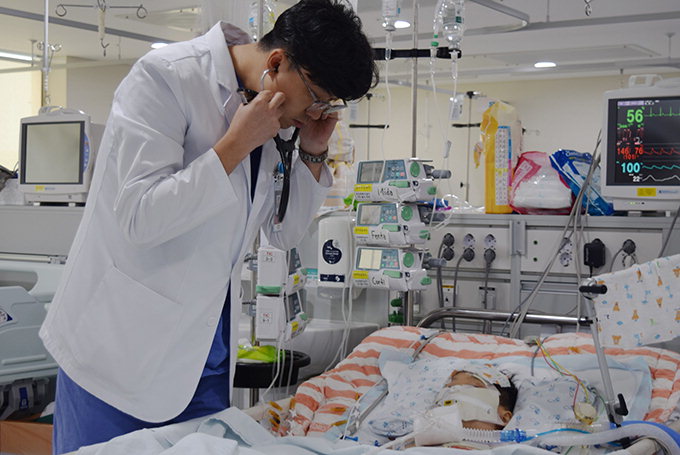 총상 북한군보다 두배 위중했던 환자 살렸다