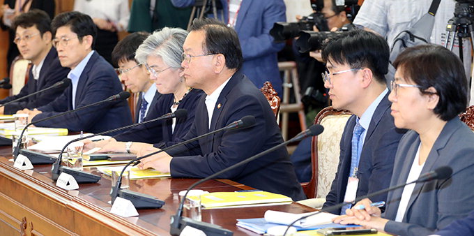 “확진환자 설사증상 신고했는데 검역 통과”