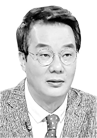 [송국건정치칼럼] 왜 한국당엔 아직도 ‘親朴’ ‘非朴’이 있을까…