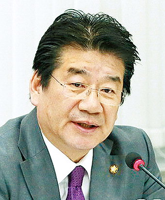 양보하는 강석호, 한국당 원내대표 불출마