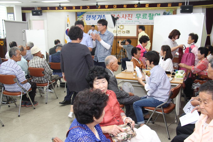 [사회공헌 특집] NH 대구농협- 임직원 대거투입 농번기 일손도와