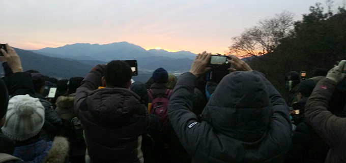 대구 동구 왕건전망대서 주민 250여명 함께 해맞이