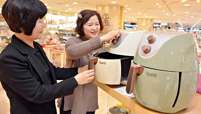 ‘주방 필수품’ 에어프라이어 할인행사