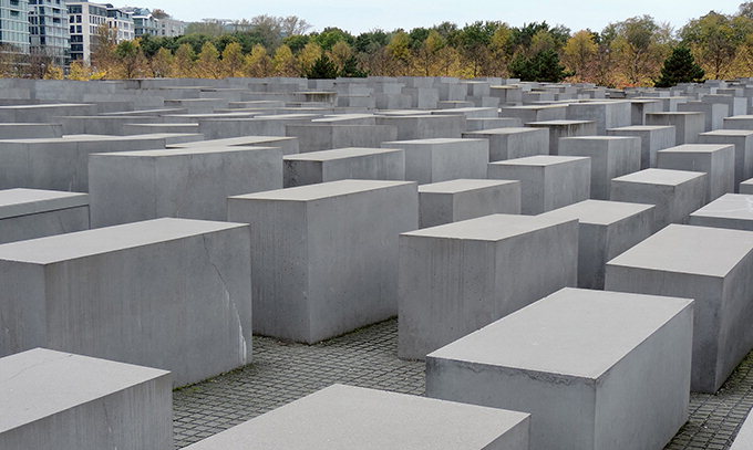 베를린은 공공미술로 과거를 기억하고 있다