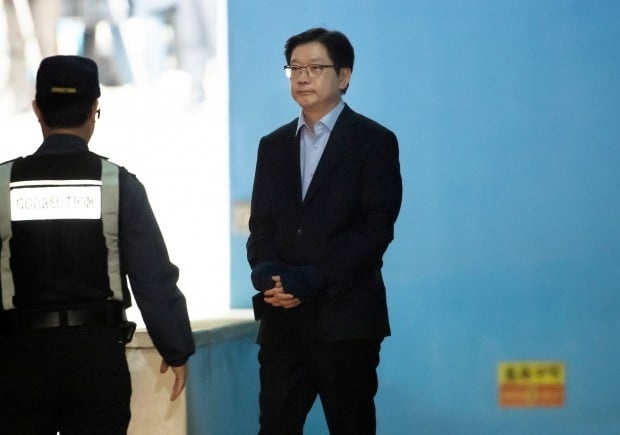김경수 판결 판사 전원 사퇴 국민청원 20만명 넘어… 김명수 대법원장 판사 개인 공격 적절치 않아 입장도