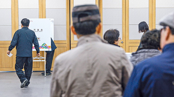 달성 11곳 중 6곳 교체…‘깜깜이’ 못 벗어나고 막판 혼탁 양상