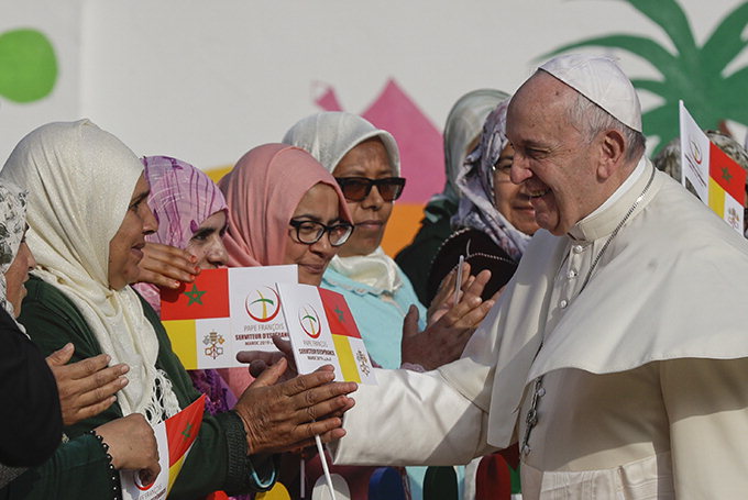 교황 “종교적 광신·극단주의에 대항해야”