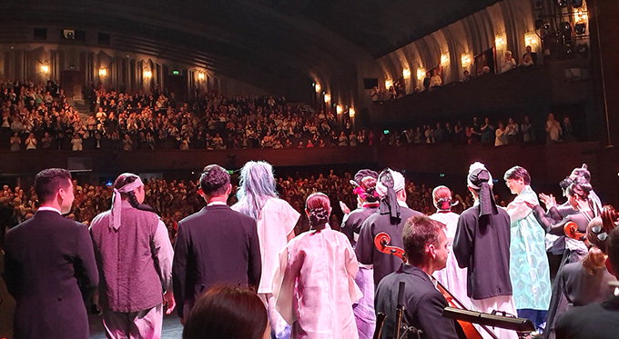 108년 역사 헝가리 극장 뜨겁게 달군 ‘능소화, 하늘꽃’