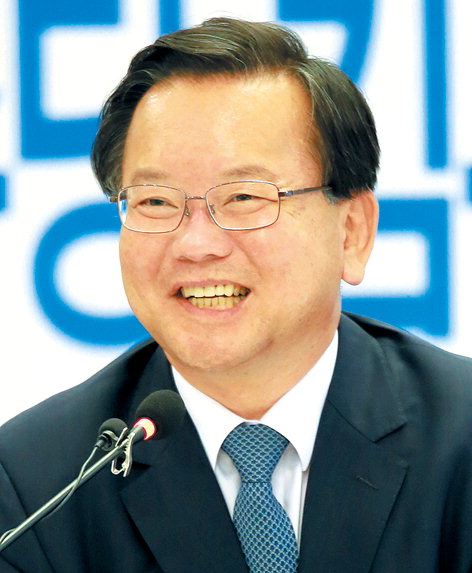 김부겸 “학력·출신학교 차별, 법으로 막는다”