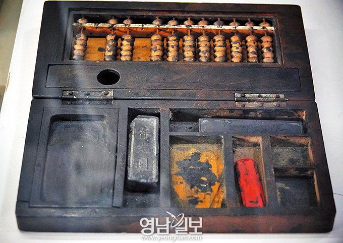 진기한 벼루 1500여점·문방사우 ‘문화 사랑방’ - 그때 그 감동의 ‘뮤직박스’