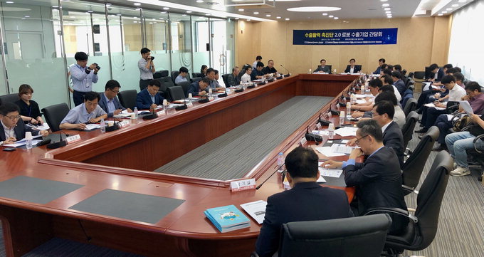 “로봇기업 판로 확보 애로…시장규모 확대 최우선”