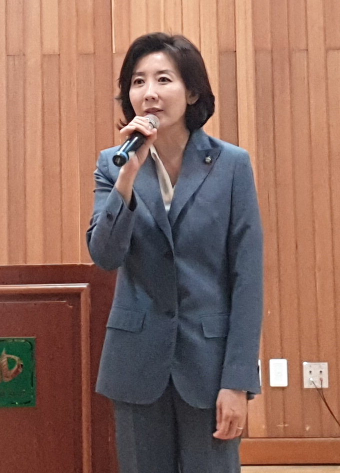 TK 찾은 나경원 “文 정부 신독재체제로 가고 있다” 맹공