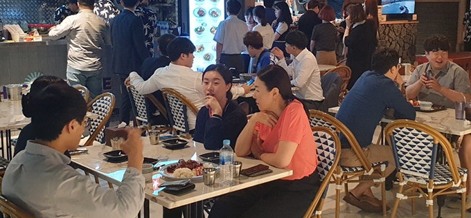 새 브랜드 속속 입점…요즘 백화점은 ‘맛집’
