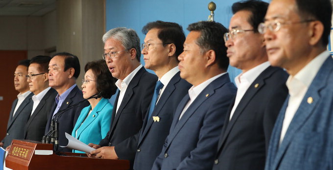 민주평화당 비당권파 10명 탈당…‘제3지대 신당’ 창당 시동