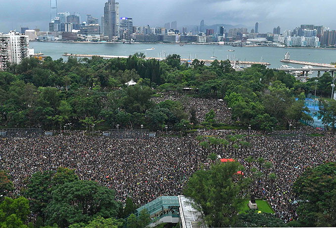 中 ‘무력개입’ 우려 속 홍콩 대규모 집회