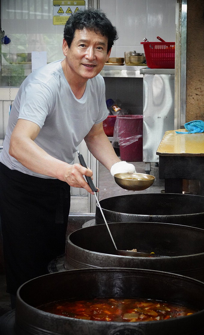 무보다 많은 대파, 따로국밥·육개장 절충 경산·청도·영천권 가마솥장터국밥 재현