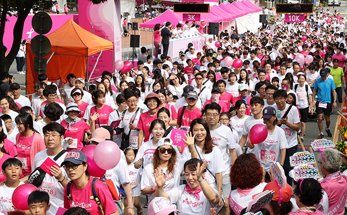 3천여 마라토너, 유방암 환우 위해 ‘희망의 레이스’