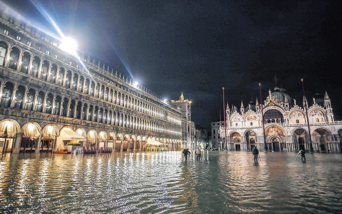 베네치아 53년만에 최악 홍수…산마르코 대성당 또 침수