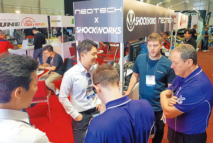 지역 車튜닝, 세계최대 박람회서 ‘수출시동’