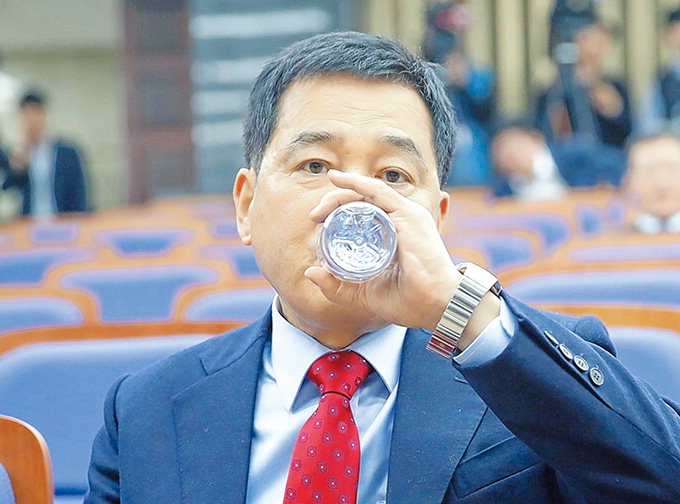 한국 “4+1, 의석 아귀다툼”… 민주 “黃, 오기·증오 정치”