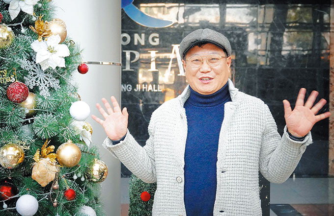 술과 음악으로 위로 ‘별밤’ DJ의 LP주막,  30년 외길 이벤트 MC의 송년스토리