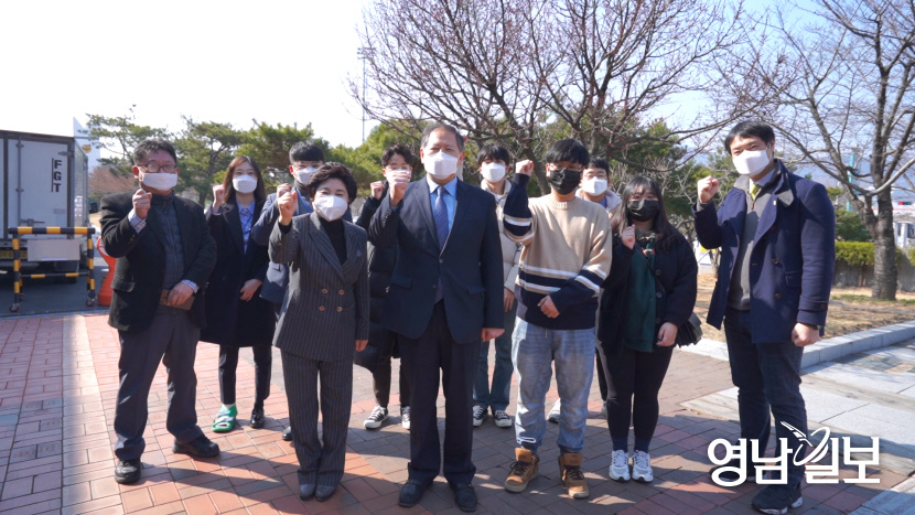대구사이버대, 경산시청과 경산보건소 방문 격려품 전달