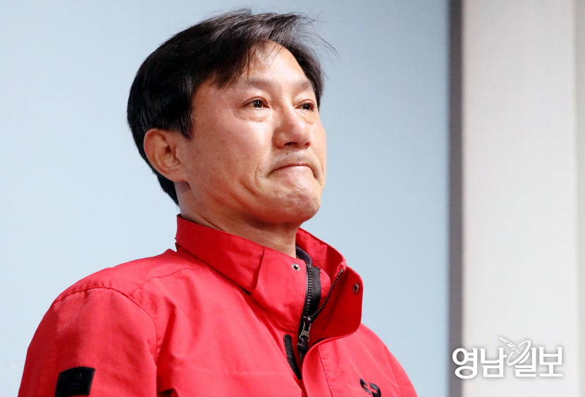 눈물 보인 권택기 예비후보, 통합당 탈당·무소속 출마 선언