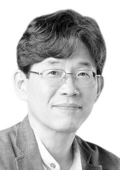 [박상준의 스토리 오브 스토리 .33] 대중문학에 부치는 편지: 베르나르 베르베르의 죽음을 읽고