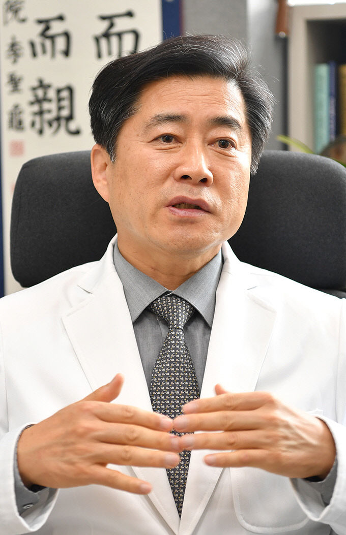 [토크 人사이드] 코로나 의병장 이성구 대구시의사회장